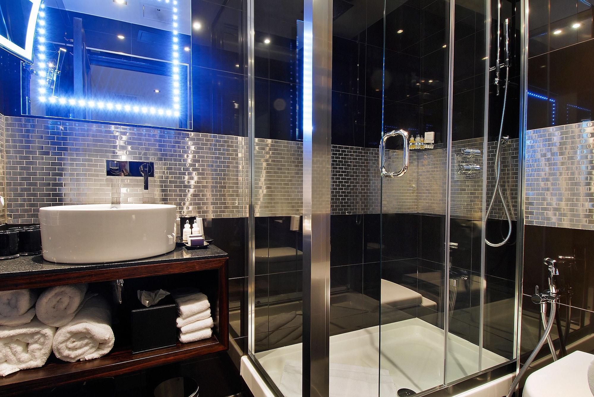 더 마블 아치 런던 외부 사진 A shower cubicle