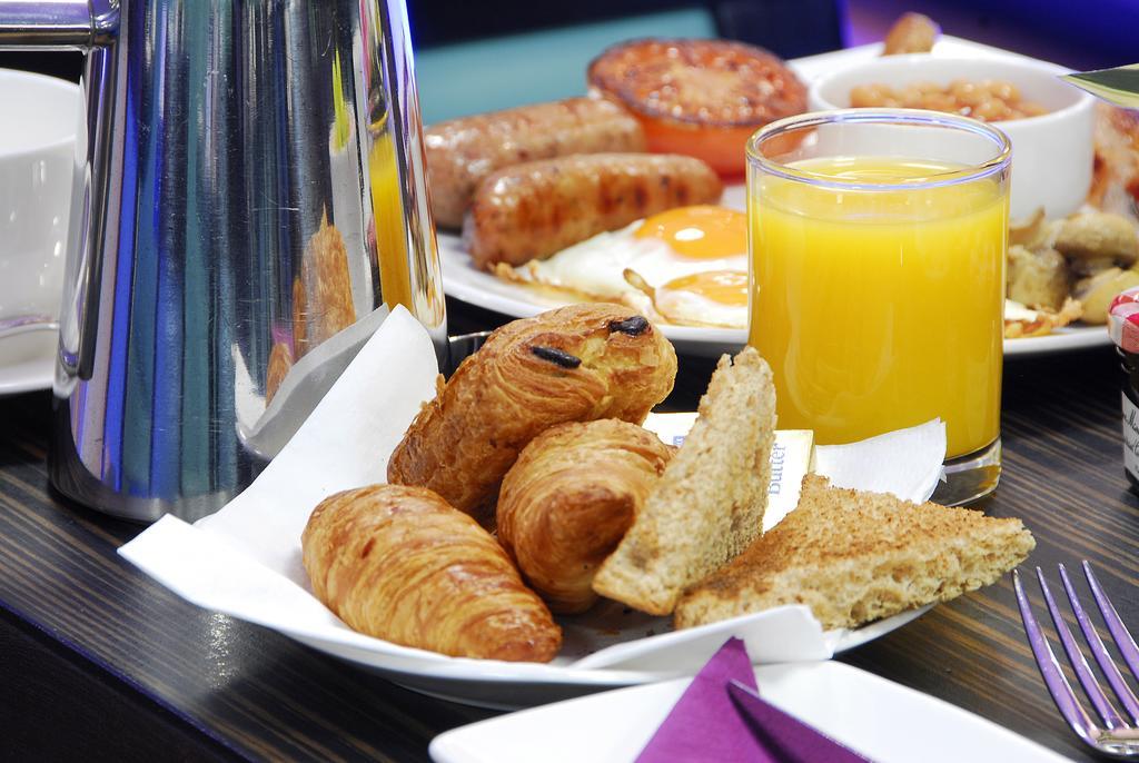 더 마블 아치 런던 외부 사진 A continental breakfast