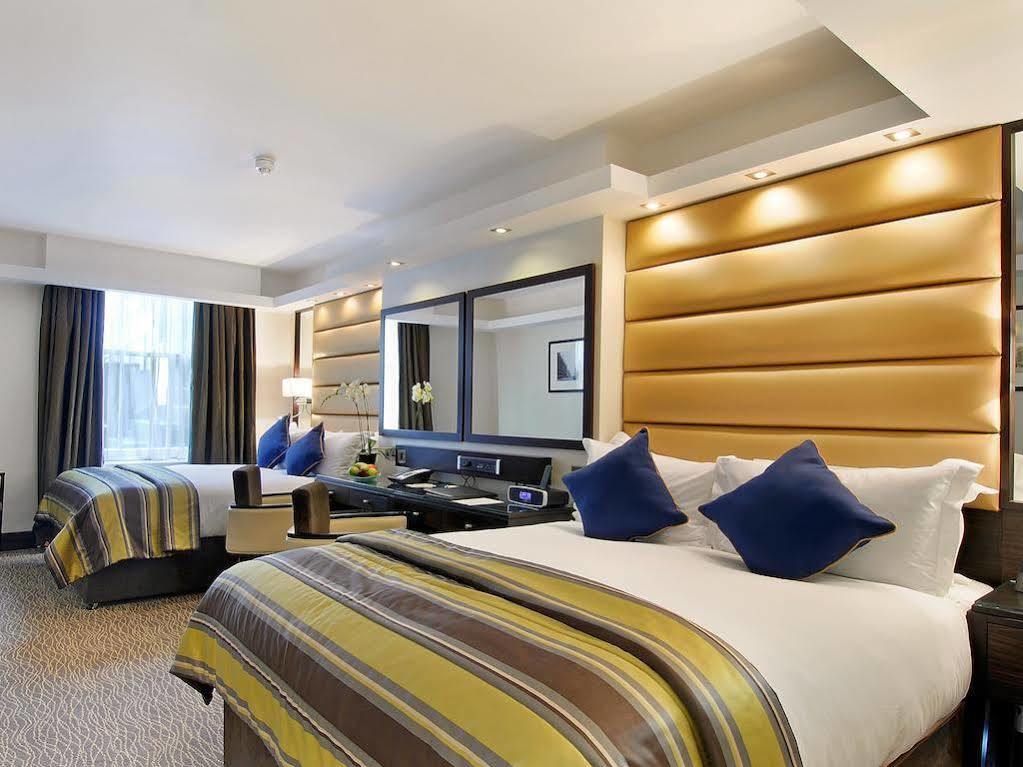 더 마블 아치 런던 외부 사진 A bedroom at the Hilton London Paddington